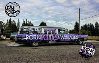 Illustration for article titled For $4,000, Would You Be Dying To Buy This 1965 Cadillac Hearse With Its Anti-Fap Wrap?